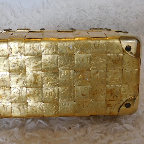 LOVING THE VINTAGE BAGS - Picture 5 of 8